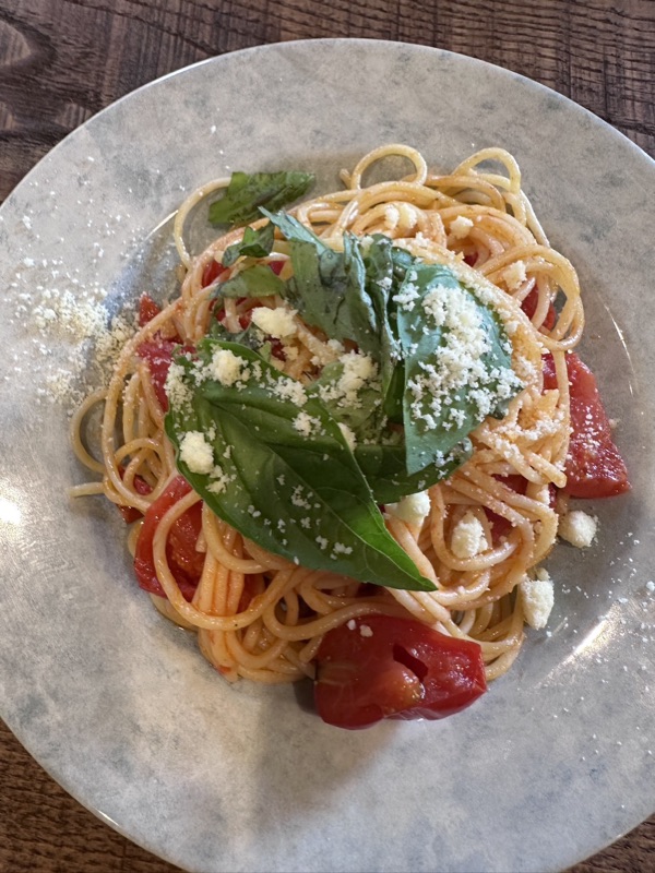 トマトパスタ